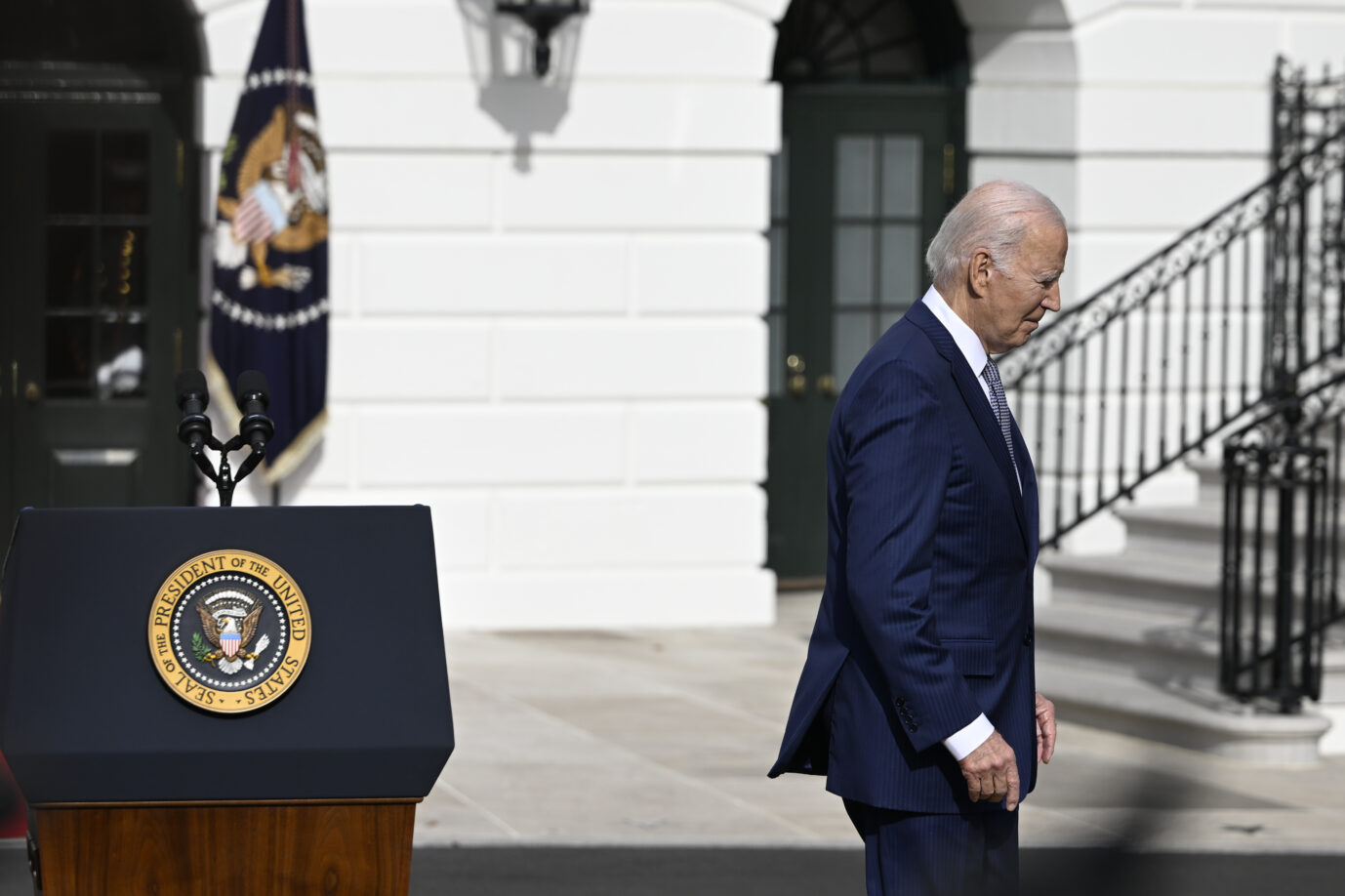 Muß US-Präsident Joe Biden das Weiße Haus 2024 räumen? Donald Trump überholt ihn in Umfragen.