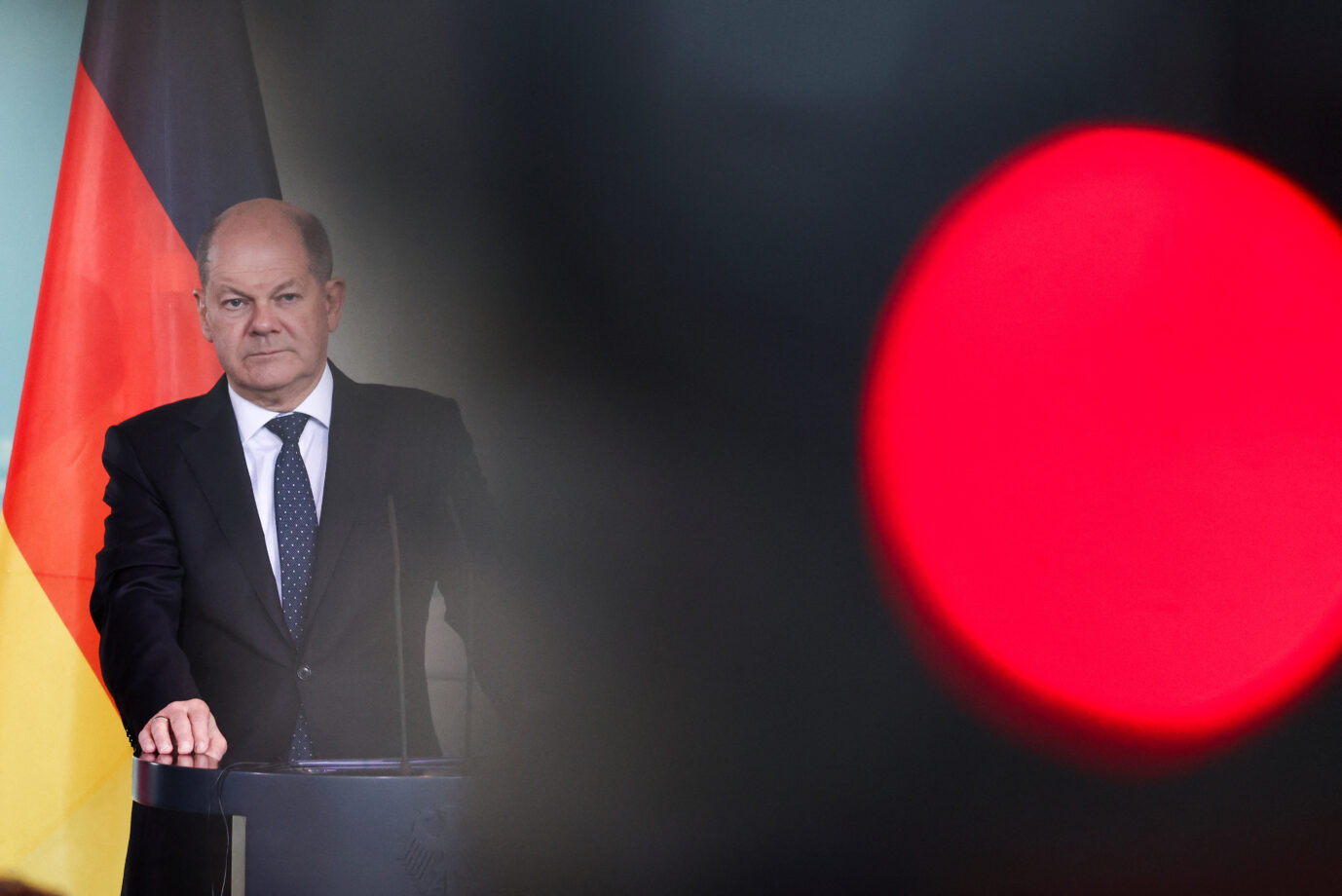 Bundeskanzler Olaf Scholz (SPD) führt mit der Ampel Deutschland in die Schuldenkrise