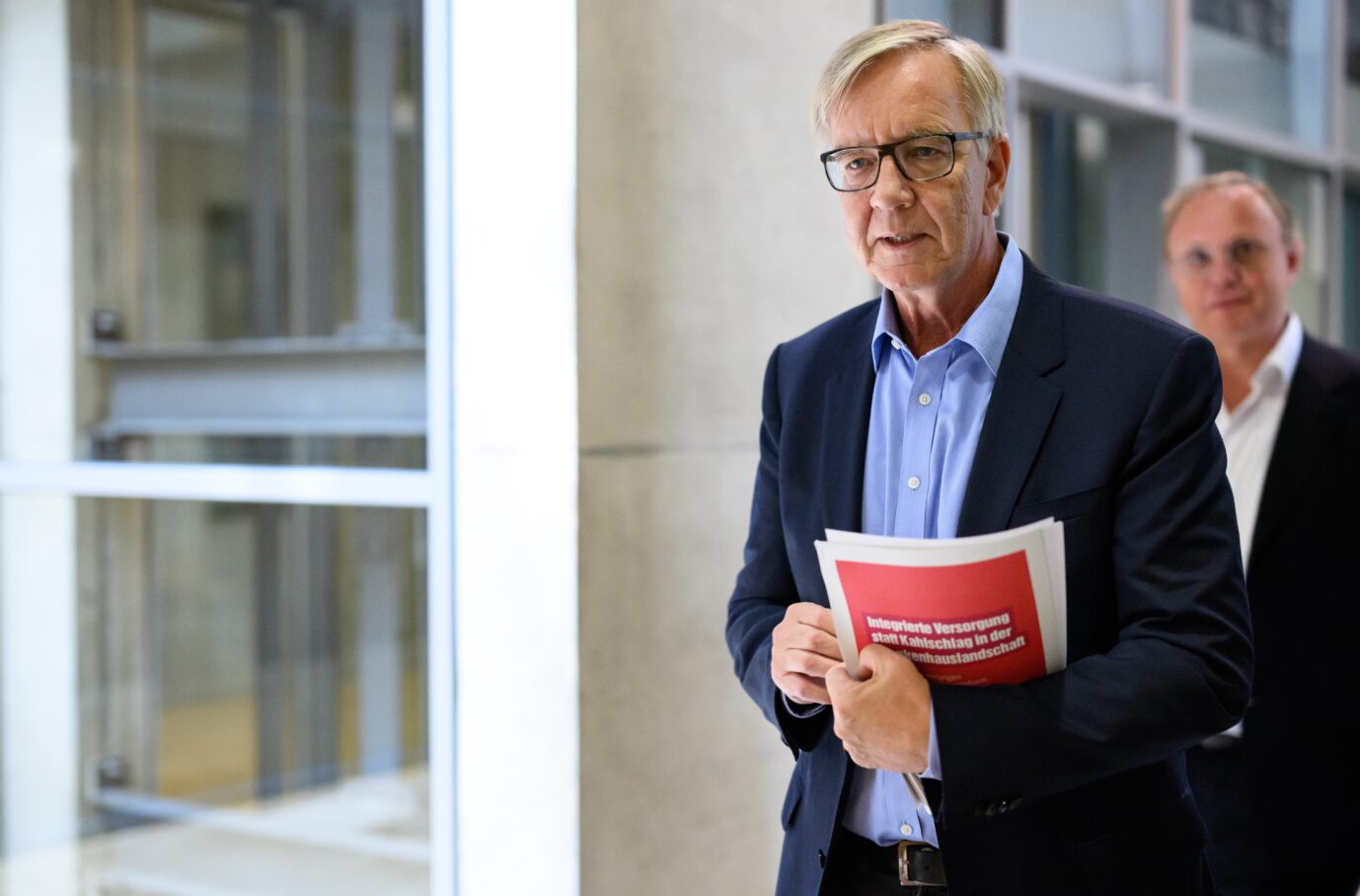 Der kommissarische Vorsitzende der Linken-Bundestagsfraktion, Dietmar Bartsch, sagt das baldige Ende des Gremiums voraus Foto: picture alliance/dpa | Bernd von Jutrczenka