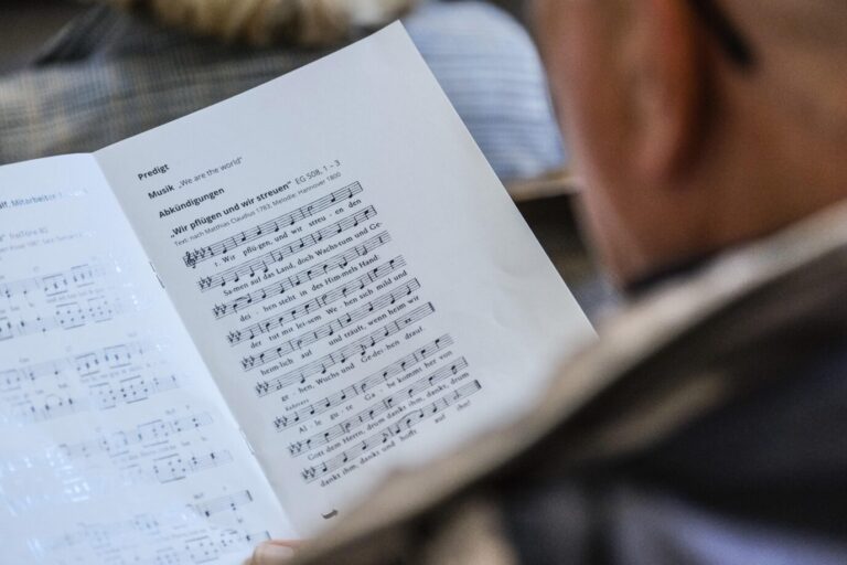 DIe Kirchenmitgliedschaftsuntersuchung 2023 zeigt: Das Christentum verliert seinen Einfluß in Deutschland Foto: picture alliance / epd-bild | Jens Schulze