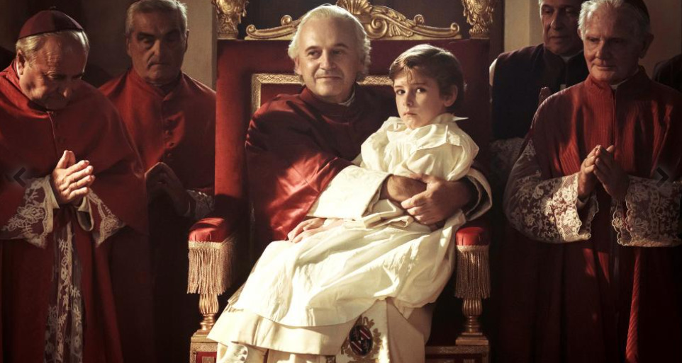 Der Papst läßt im Film ein jüdisches Kind aus Bologna nach Rom entführen.