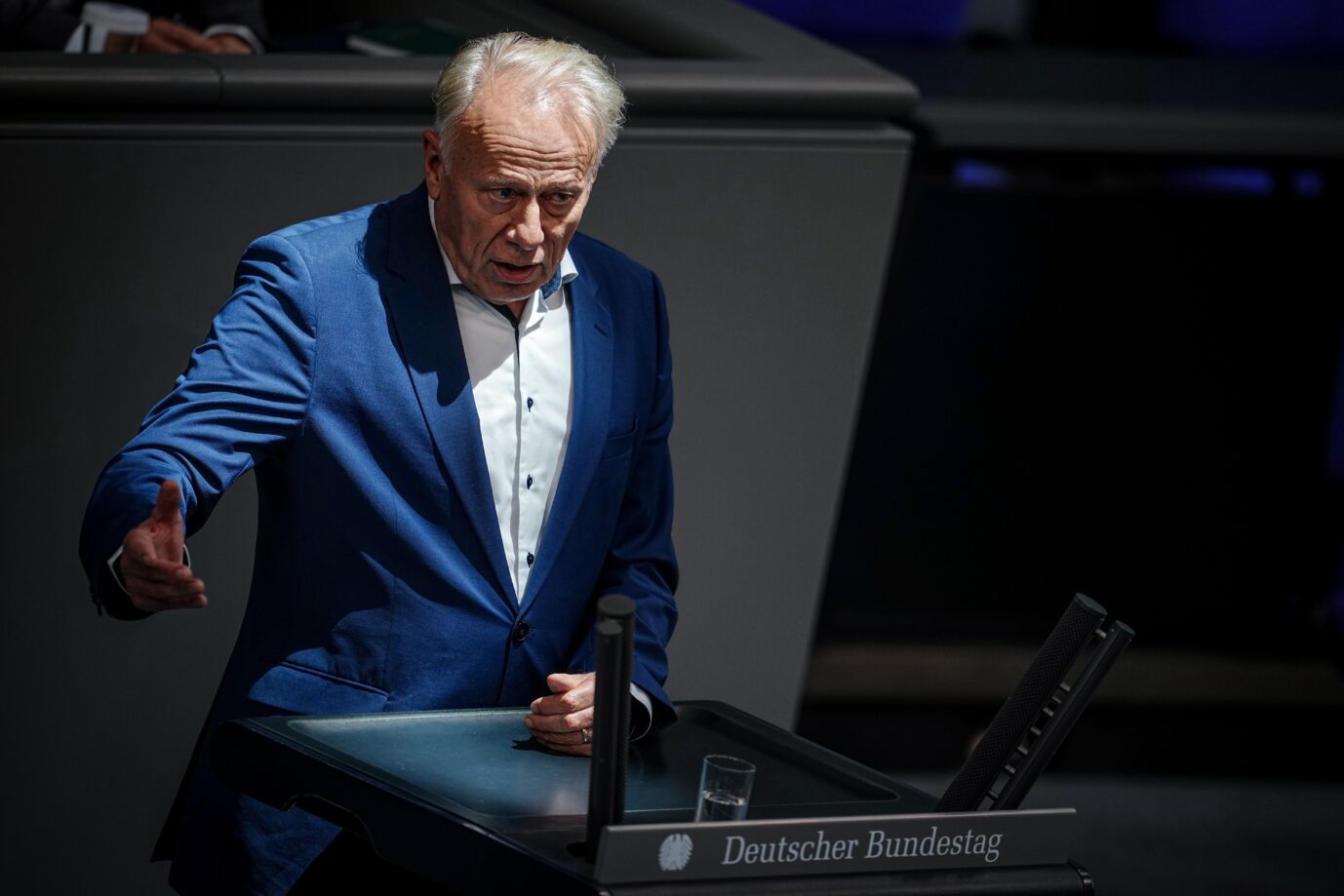 Grünen-Ikone Jürgen Trittin spricht im Plenum des deutschen Bundestags