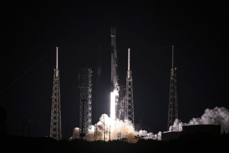Eine SpaceX Falcon 9-Rakete startet in Florida: Die private Raumfahrt wächst beständig.