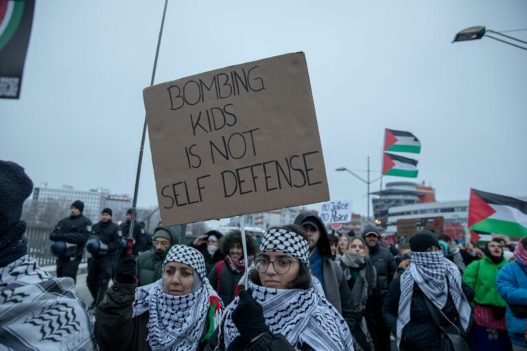 Islam: Pro-palästinensische Demonstration in Berlin. Linke und islamistische Kräfte arbeiten hier häufig zusammen.