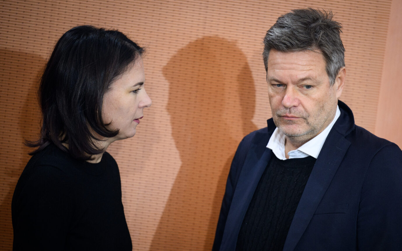Auf dem Foto befinden sich Bundesaußenministerin Annalena Baerbock und Bundeswirtschaftsminister Robert Habeck von den Grünen. (Themenbild/Symbolbild)