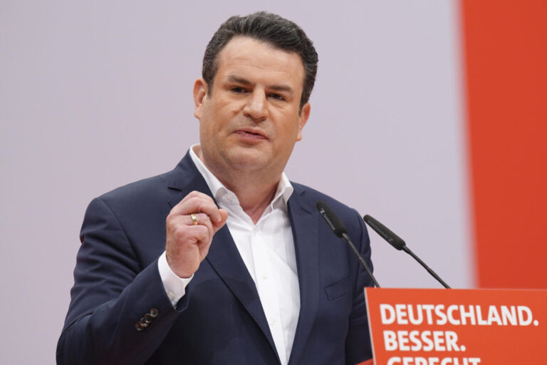 Bundesarbeitsminister Hubertus Heil: Der Sozialdemokrat will Arbeitsverweigerung deutlich härter sanktionieren.