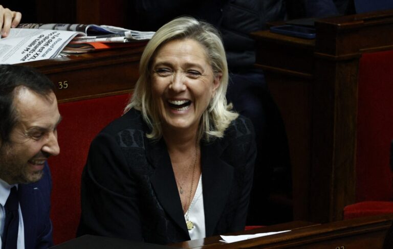Umfrage: Marine Le Pen hat allen Grund zuversichtlich auf die Europawahl zu blicken.