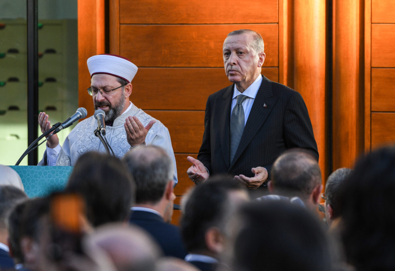 Der türkische Präsident Recep Tayyip Erdogan betet in der Kölner DITIB-Moschee: DAVA-Partei könnte sein Handlanger werden (Archivbild).