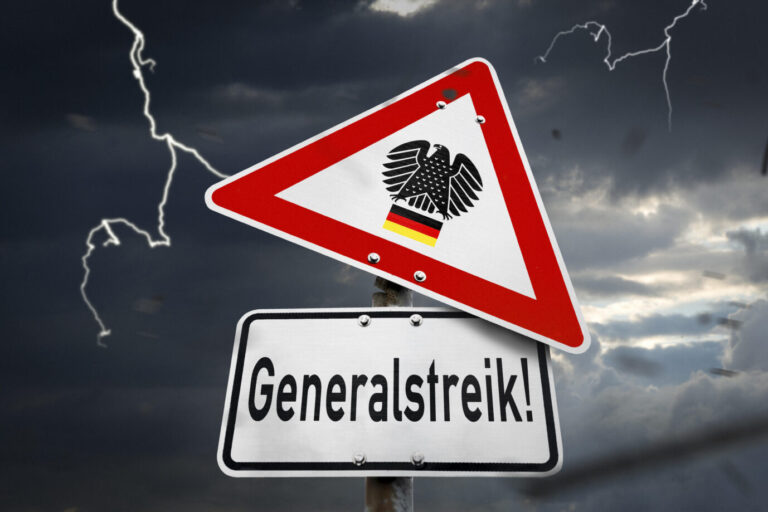 Symbolbild Generalstreik, die Landwirte üben Protest und haben zu einem Generalstreik in Deutschland am 8. Januar aufgerufen. Schild mit Aufschrift Generalstreik FOTOMONTAGE