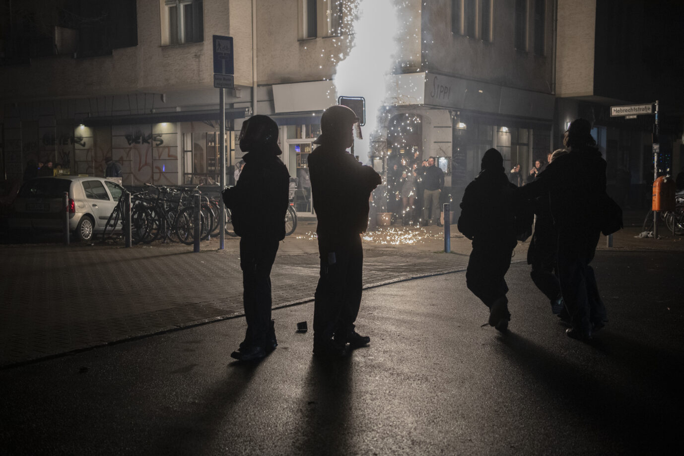 Silvesternacht: Polizeieinheiten in Berlin. Die Polizei wurde teilweise attackiert