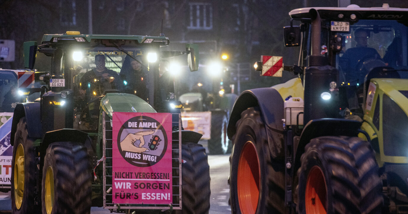 Sternfahrt: Bauern protestieren mit ihren Traktoren heute auch in Rostock.