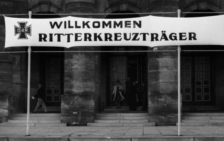 Ein Treffen der Ritterkreuzträger im Jahr 1970 in Kassel: Historiker streiten über die tatsächliche Anzahl der Geehrten.