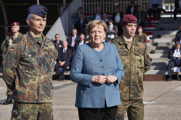 Ex-Kanzlerin Angela Merkel (CDU) bei einem Besuch in Afghanistan, 2021: Die Enquete-Kommission des Bundestags stellt ein vernichtendes Zeugnis für den Einsatz aus.