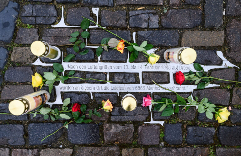Erinnerung an die Bombentoten von Dresden ist ein Politikum (Archivbild).