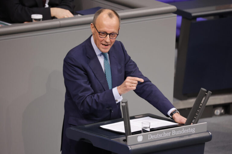 CDU-Chef Friedrich Merz will alle Mitglieder, die an dem Treffen in Potsdam teilnahmen aus der Partei werfen lassen. Nun ist auch ein Vorstandsmitglied betroffen.