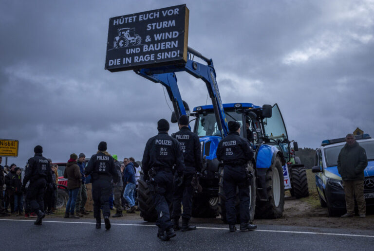 Bauern protestieren in Mecklenburg-Vorpommern: Der „Green Deal“ der EU sorgt europaweit für Wut unter den Landwirten.