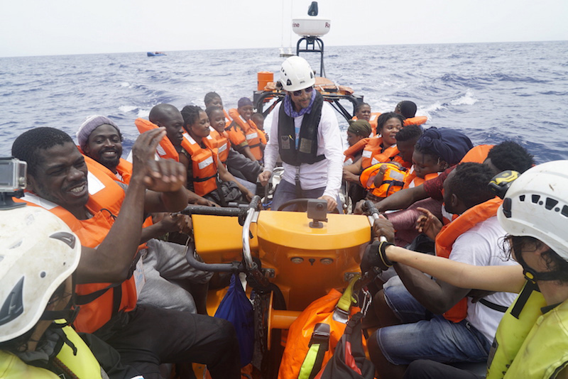 Afrikanische Migranten kurz vor der italienischen Insel Lampedusa: Mehrheit der Deutschen für Asyl-Obergrenze.