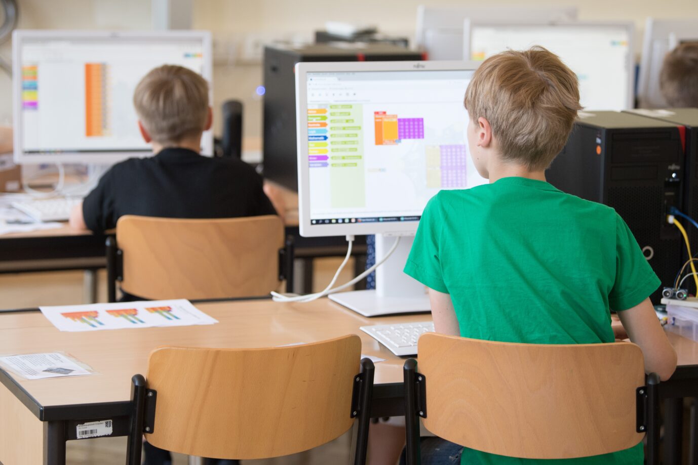 Unterricht an einer Schule in Dresden: Medienbildung am Computer