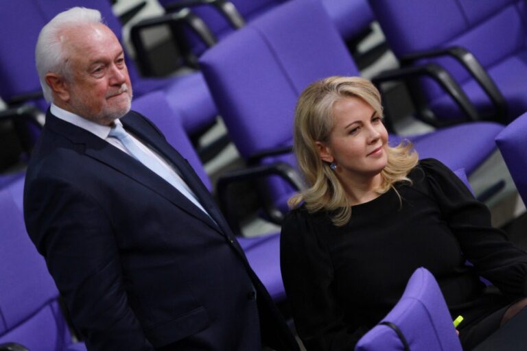 Scharfe Geschütze gegen Innenministerin Nancy Faeser (SPD): Die FDP-Politiker Wolfgang Kubicki und Linda Teuteberg wehren sich gegen die Einschränkung der Meinungsfreiheit.