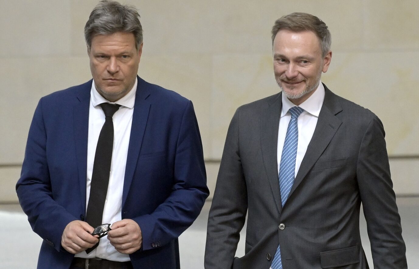 Wirtschaftsminister Robert Habeck (Grüne) und Finanzminister Christian Lindner (FDP) sind laut Wirtschaftsforscher für Deutschlands Krise.