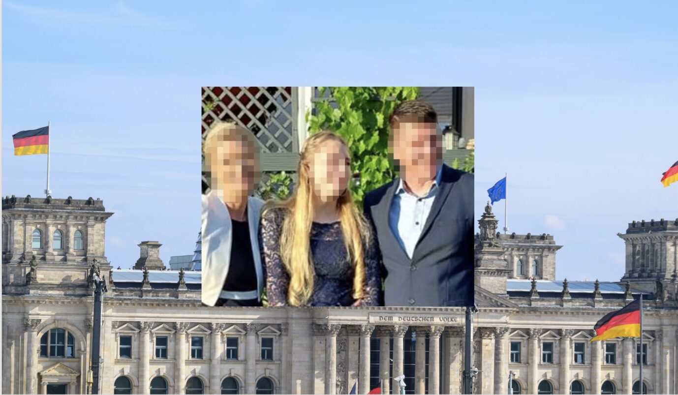 Loretta umringt von ihren Eltern, Reichstagsgebäude
