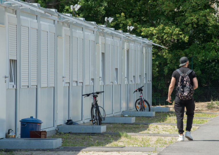Moral-Dilemma: Die Freie Universität Berlin möchte kein Container-Dorf für Flüchtlinge auf ihrem Gelände.