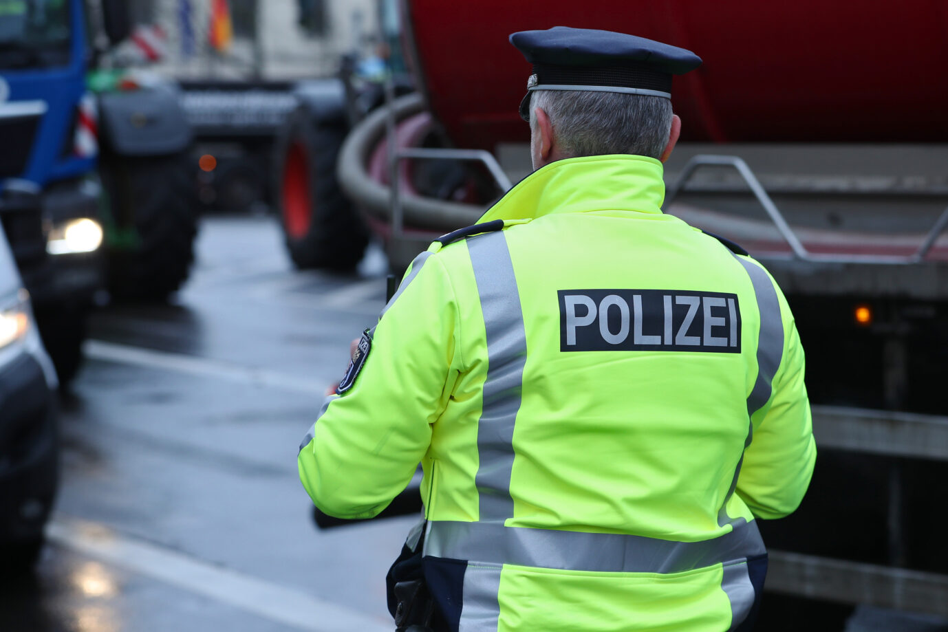 Polizeikontrolle in Berlin: Bei falschen Fragen an Ausländern drohen Rassismus-Urteile.