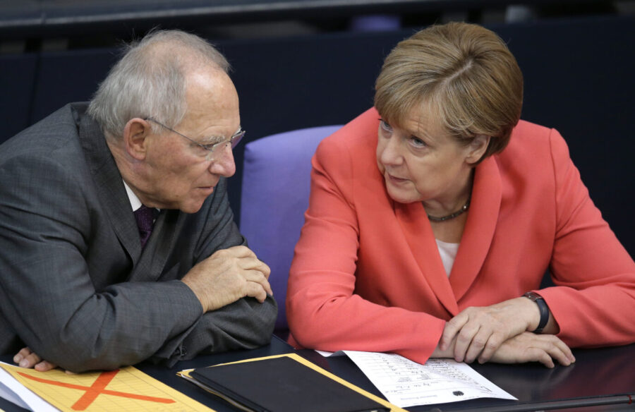 Wolfgang Schäuble (CDU) stellte sich nicht gegen seine Parteifreundin und Bundeskanzlerin Angela Merkel.