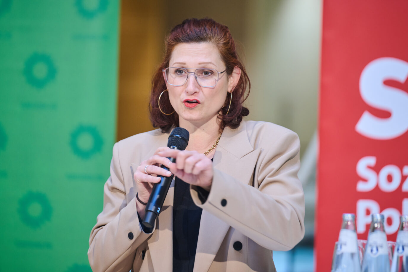 Ferda Ataman criticizes the gender ban