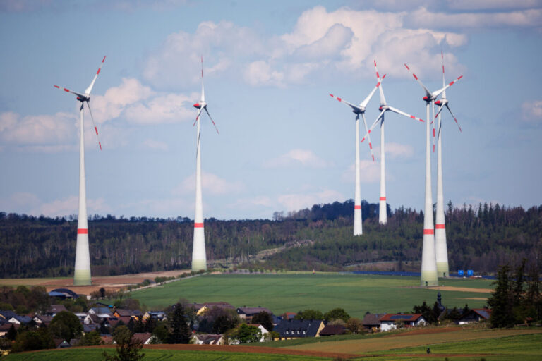 Gescheiterte Energiewende: Windkraftanlagen bringen Siemens Energy Milliarden-Verluste. Nun muß das Unternehmen tausende Stellen streichen.