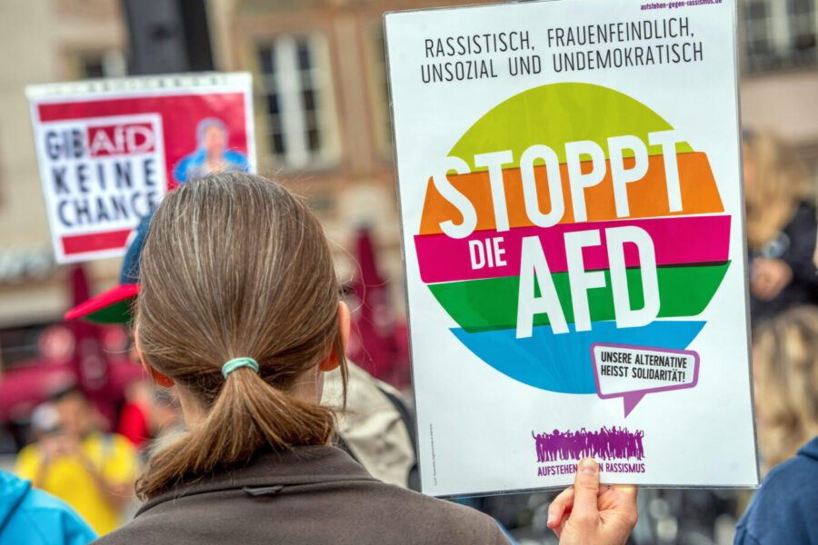 Das Amtsgericht Augsburg hat ein Verfahren gegen einen Mann, der zur Ausrottung der AfD aufgerufen hatte, unter Auflagen eingestellt. Der Mann muss eine Geldstrafe bezahlen.