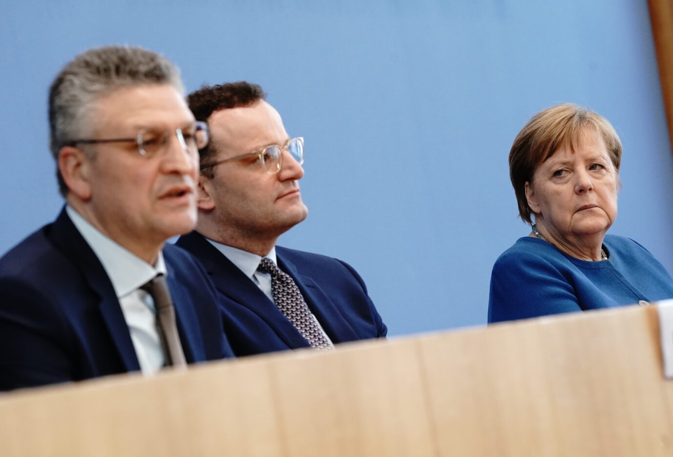 Corona-Maßnahmen gegen die Wissenschaft: Die damalige Bundeskanzlerin Angela Merkel, Gesundheitsminister Jens Spahn und RKI-Chef-Lothar Wieler bei einer Pressekonferenz im März 2020.