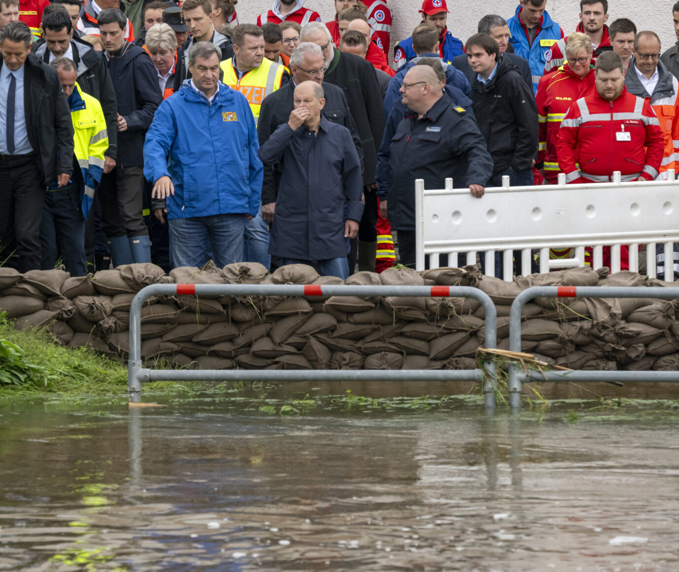 Jedes Jahr werden zahlreiche Deutsche Opfer von Hochwassern. Die Diskussion über eine Pflichtversicherung ist in vollem Gange.