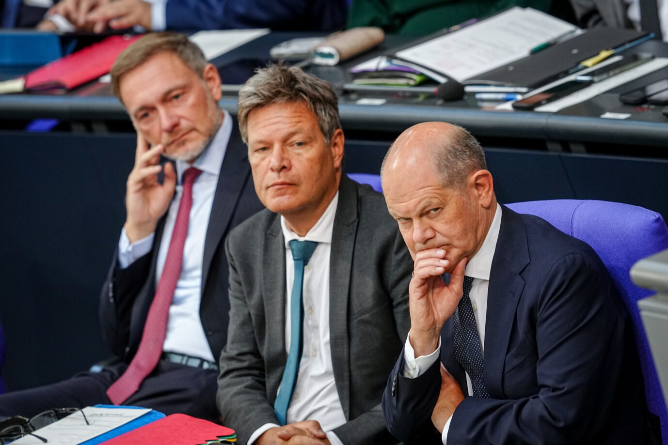 Haushalt 2025: Über die Höhe der Mehrausgaben für Soziales streiten Finanzminister Christian Lindner (FDP), Wirtschaftsminister Robert (Grüne) und Bundeskanzler Olaf Scholz (SPD).