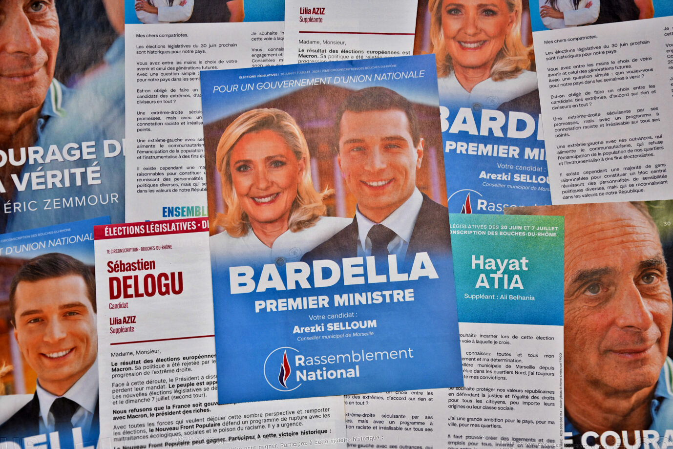 Auf dem Foto befindet sich ein Werbeplakat des Rassemblement National zur ersten Runde der Parlamentswahl in Frankreich. (Themenbild)