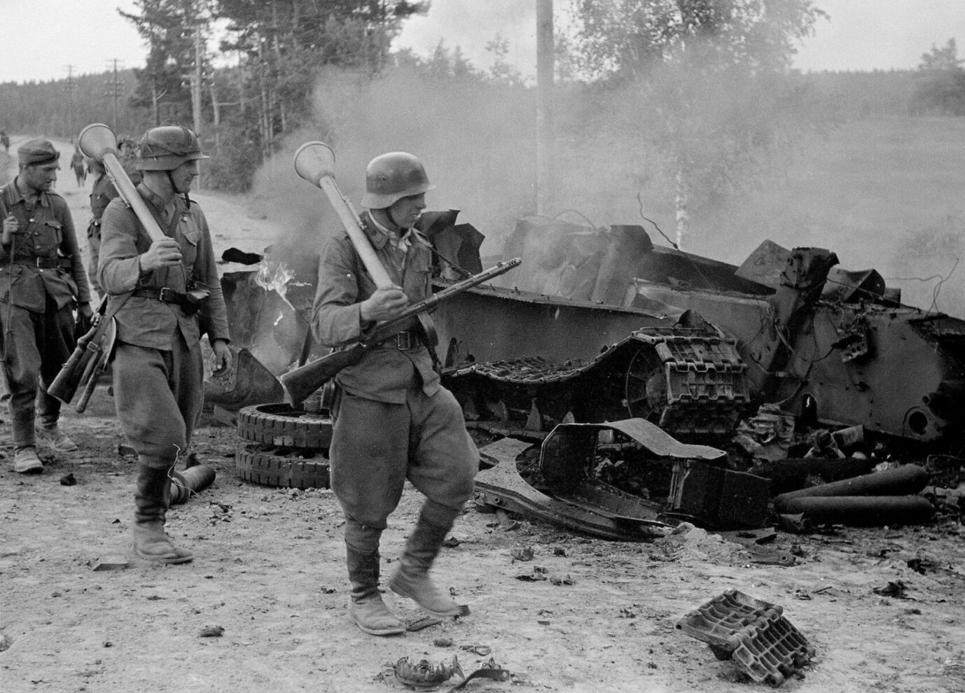 Finnlands Soldaten setzten zur Abwehr der Sowjets auch auf deutsche Panzerfäuste.