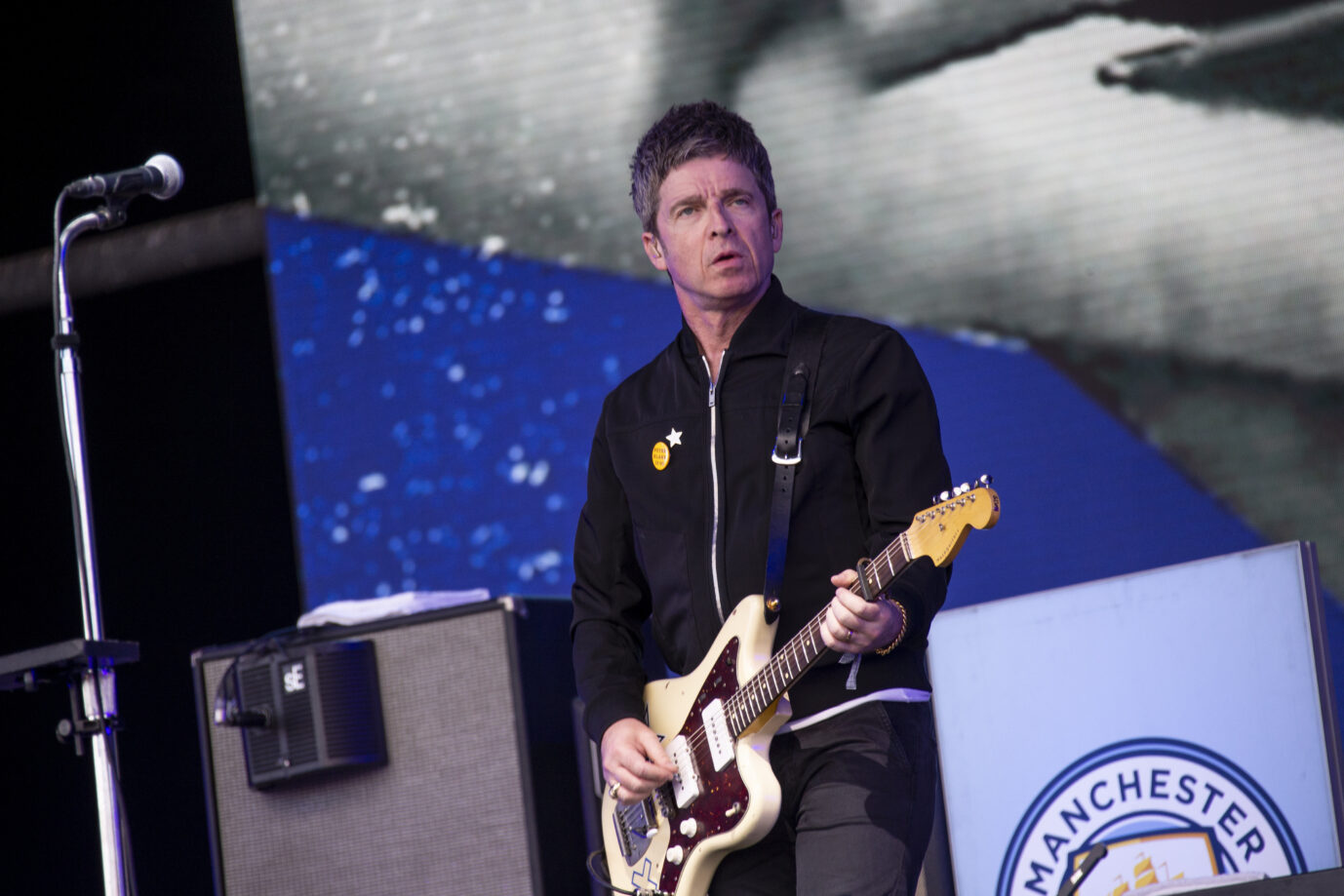 Noel Gallagher tritt im Rahmen von "Noel Gallagher's High Flying Birds" beim Glastonbury Festival in Worthy Farm, Somerset, England, am Samstag, 25. Juni 2022, auf. Er ist der Sänger von Oasis.