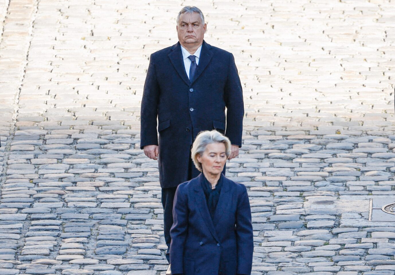 Kommissionspräsidentin Ursula von der Leyen ordnet einen Boykott von Viktor Orbáns EU-Ratspräsidentschaft an.