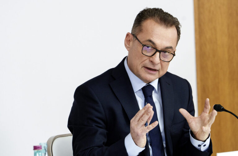 Auf dem Foto befindet sich der Bundesbank-Präsident Joachim Nagel, der in einem Interview mit dem Tagesspiegel für umfassende Rentenreformen plädiert. (Themenbild)