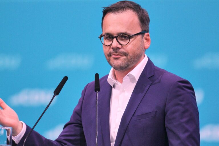 Auf dem Foto befindet sich der Parteichef der CDU in Brandenburg, Jan Redmann. (Themenbild)