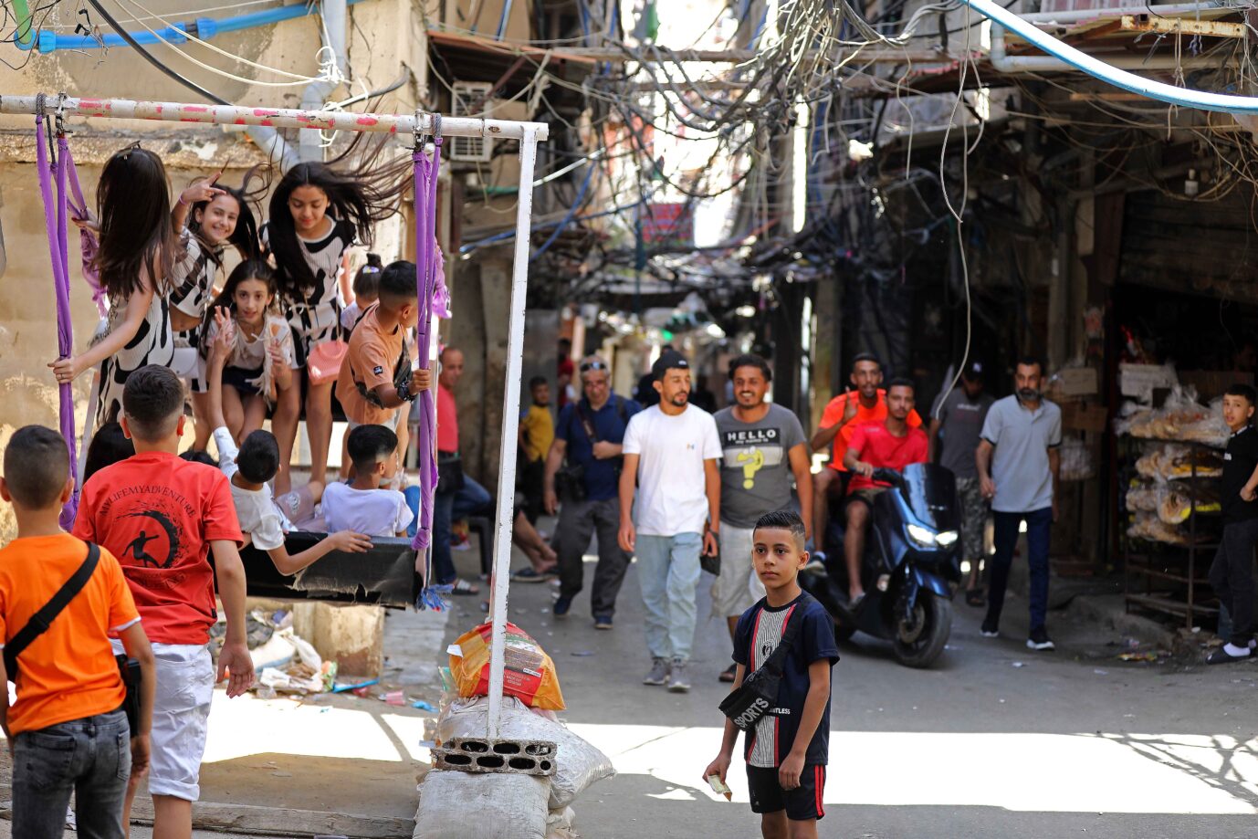 Kinder spielen im Burj Barajneh Flüchtlingsviertel in Beirut: Bald in Deutschland? Foto: picture alliance / Xinhua News Agency | Bilal Jawich