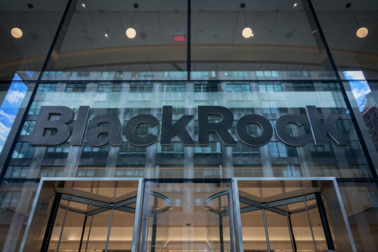 Auf dem Foto befindet sich der weltweit größte Vermögensverwalter Blackrock, der sich von "nachhaltigen Anlagen" verabschiedet hat. (Themenbild)