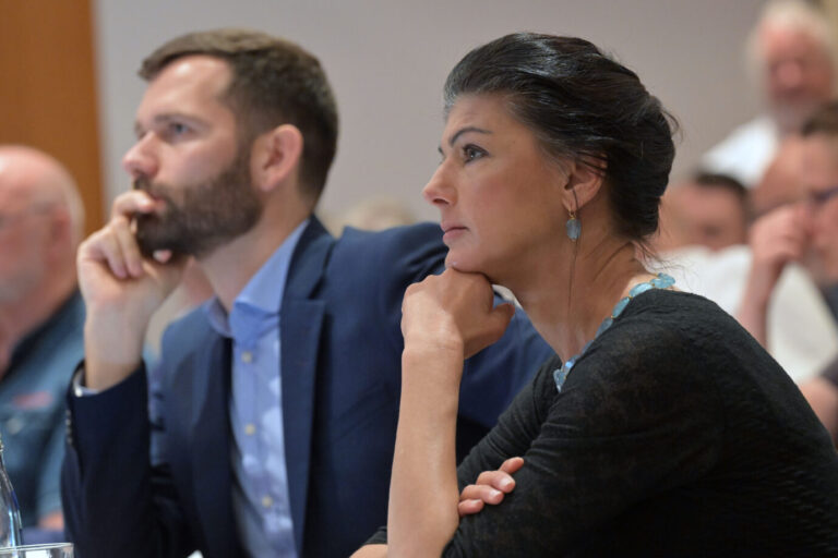 Auf dem Foto befindet sich die BSW-Bundeschefin und Namensgeberin Sahra Wagenknecht bei der Gründung des Landesverbandes Brandenburg. (Themenbild)