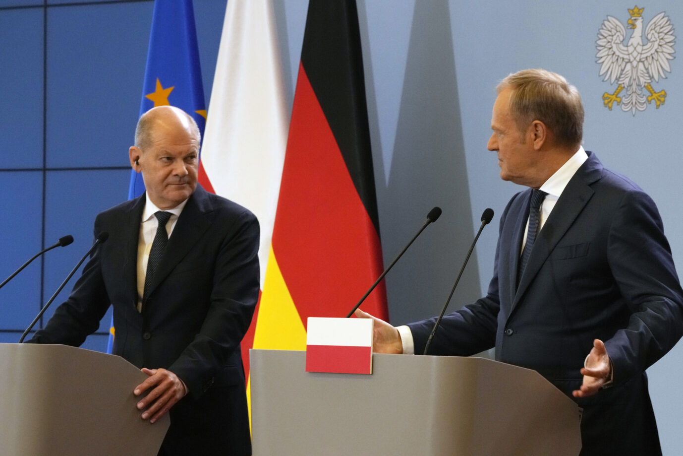 Bundeskanzler Olaf Scholz (SPD) und der polnische Regierungschef Donald Tusk halten am Dienstag eine Pressekonferenz in Warschau ab