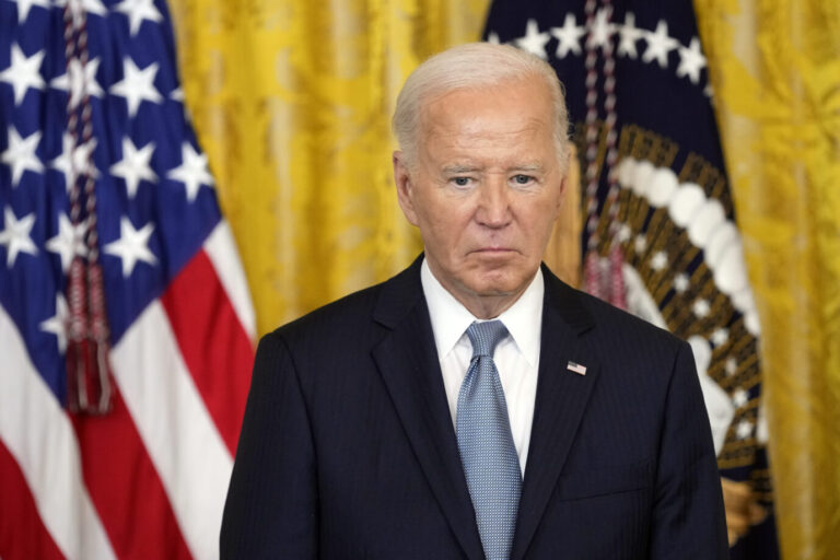 Verwirrt? US-Präsident Joe Biden gestern bei einer Ordensverleihung im Weißen Haus.