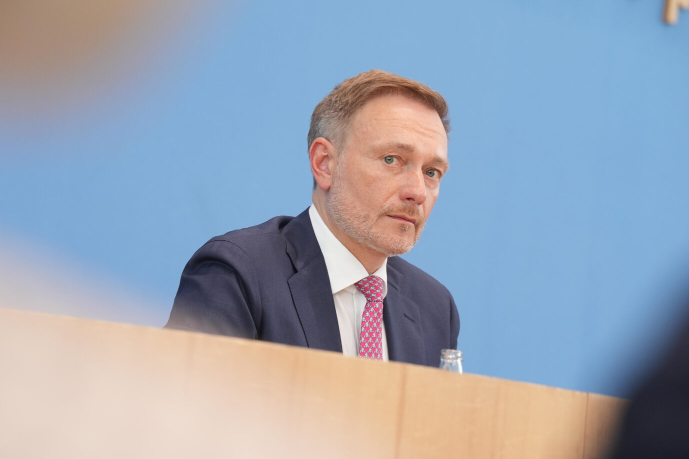 Finanzminister Christian Lindner im Portrait bei der Vorstellung des Bundeshaushalts 2025 in der Bundespressekonferenz, Berlin , 05.07.2024