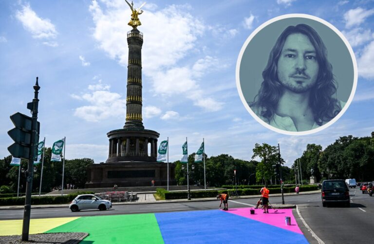 Regenbogenmuster wird rund um den Großen Stern in Berlin aufgemalt: Symbolpolitik und Machtdemonstration.