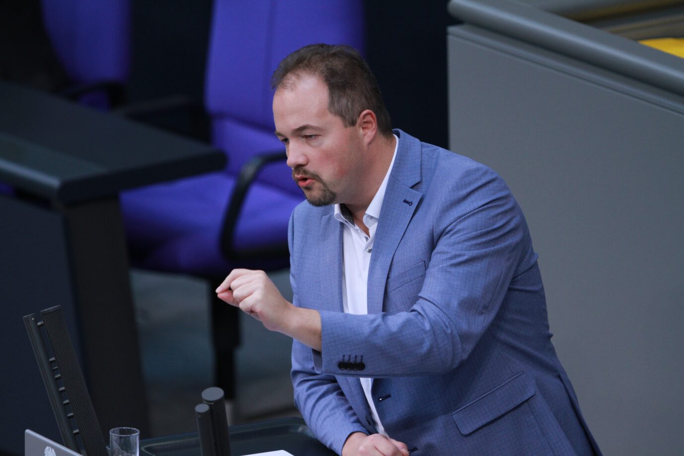 22.09.2023, Sitzungswoche im Deutschen Bundestag; Martin Sichert, AfD, hält eine Rede. Heute ist er gegen eine Aufnahmestop für Syrer und Afghanen