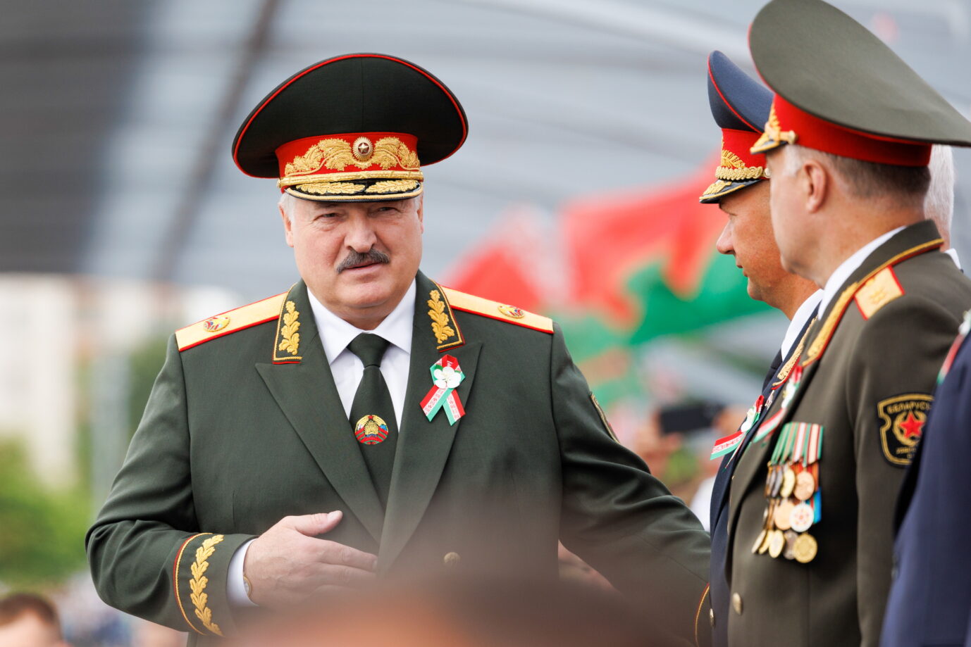 Wagt Weißrußlands Diktator Alexander Lukashenko (l.) den Angriff auf die Ukraine?