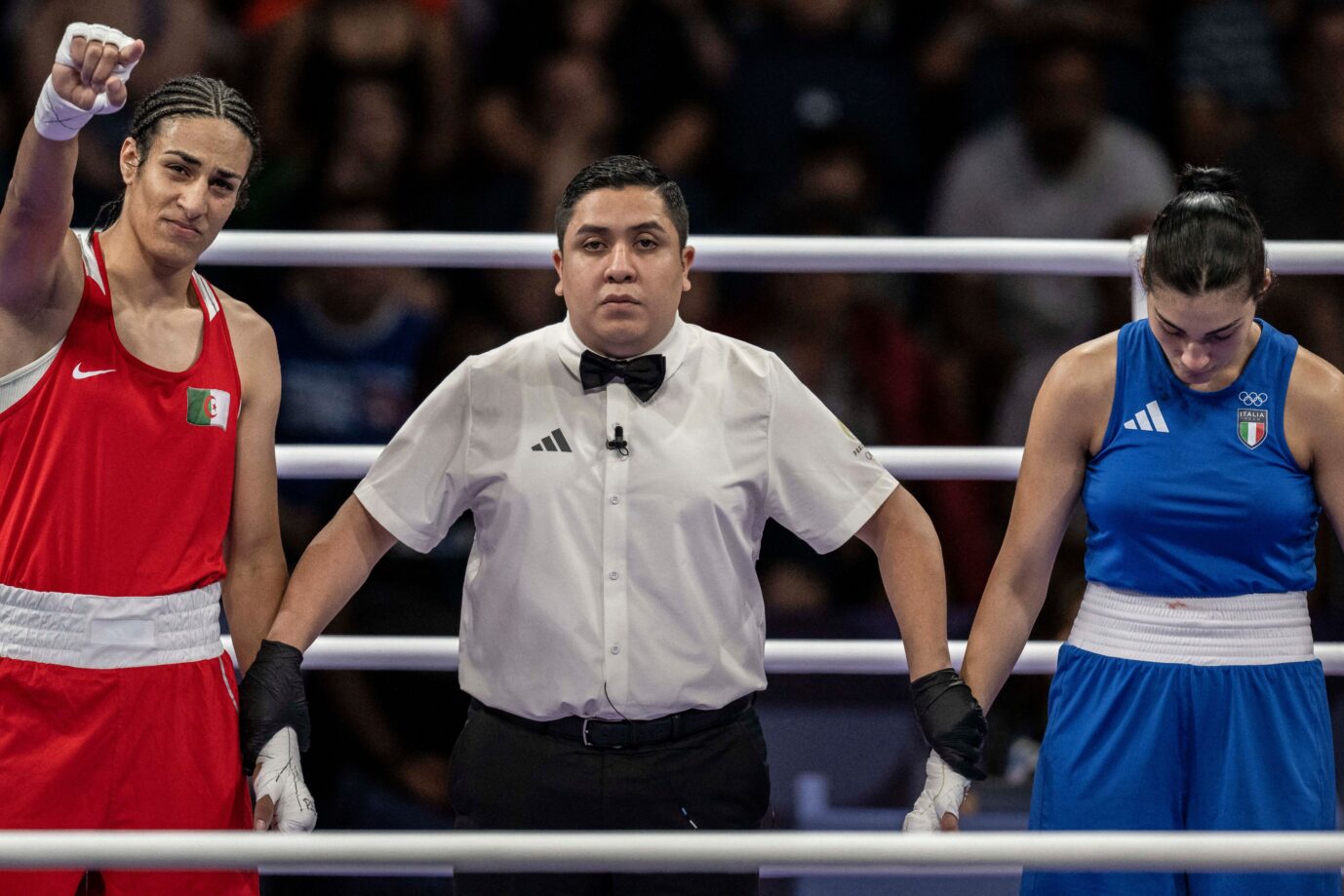 Das Bild zeigt links die Trans-Boxerin Imane Khelif und rechts die italienische Boxerin Angela Carini. Imer was los bei Olympia.